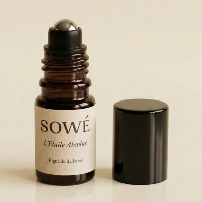 Aplikator roll-on luksusowego serum pod oczy SOWÉ z olejem z opuncji figowej.