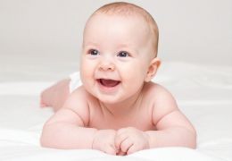 Naturalne kosmetyki dla niemowląt – jak bezpiecznie pielęgnować skórę dziecka?